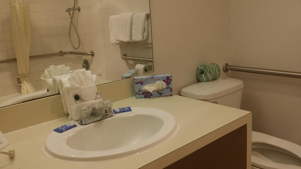 Guest House Inn Medical District Near Texas Tech Univ Lubbock Room photo